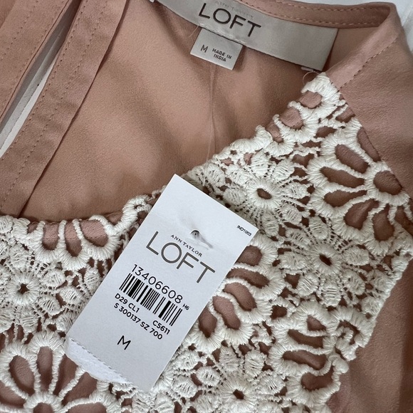 Ann Taylor LOFT Womens Blouse Lace Overlay Sleeveless Top Medium NEW 685 - Picture 2 of 2